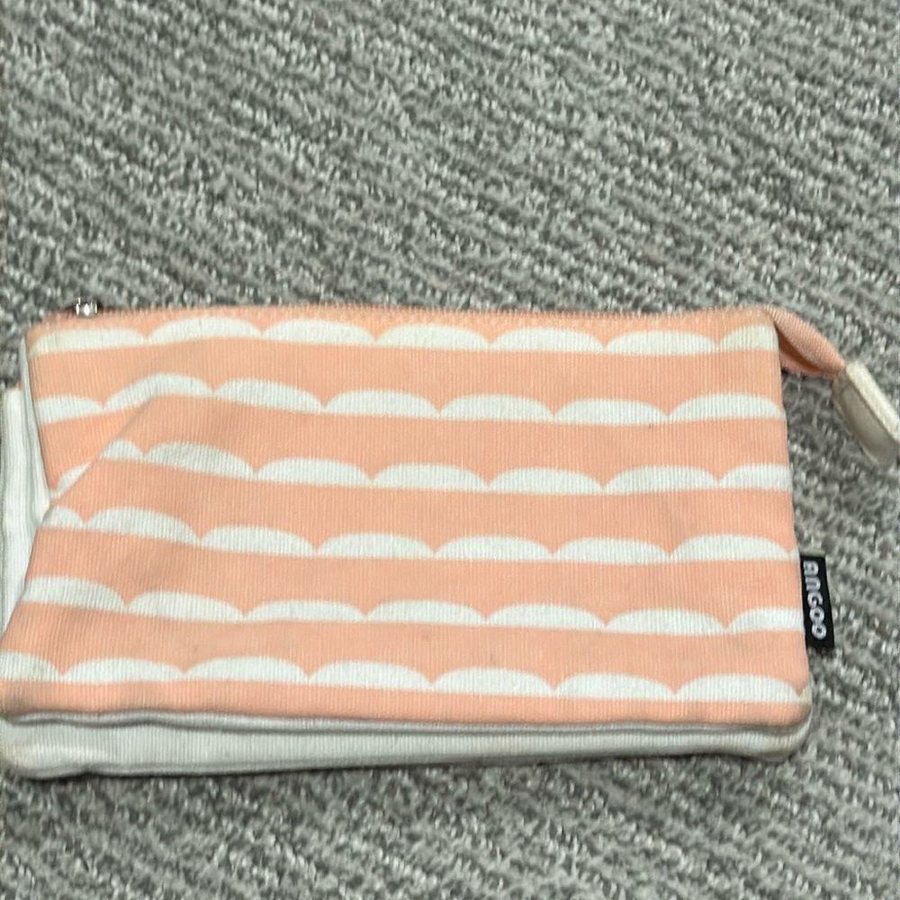 Angoo cosmetics bag